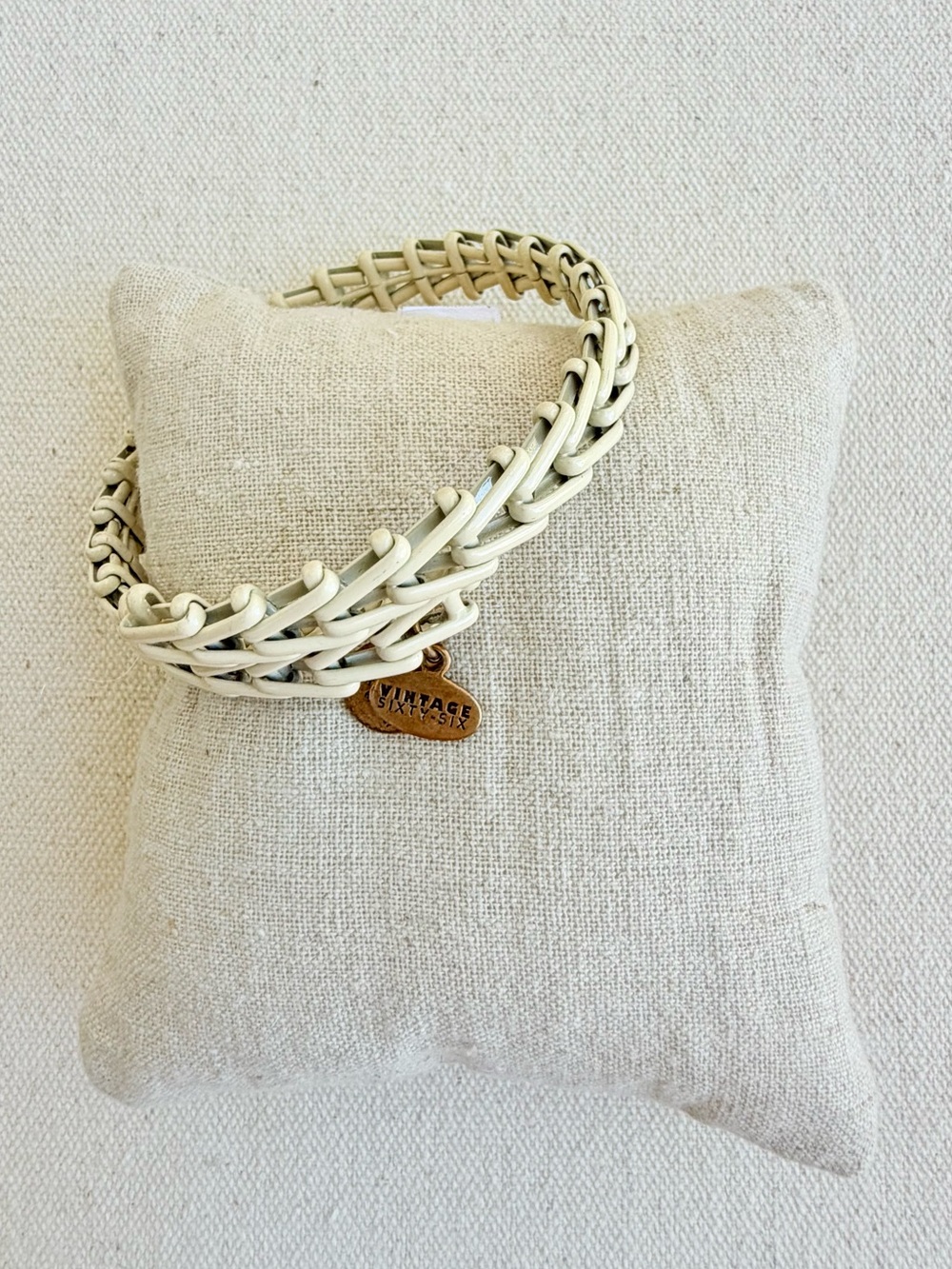 *Vintage Sixty Six Bracelet* ALEX & ANI Retired Gypsy Coil~Cream Good Condition
